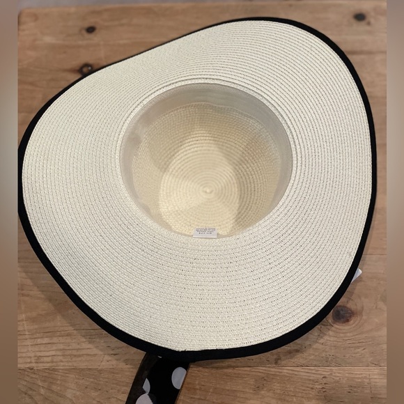 NWT Wide Brim ivory black trim polka dot Old Money Hat OS - Picture 3 of 6